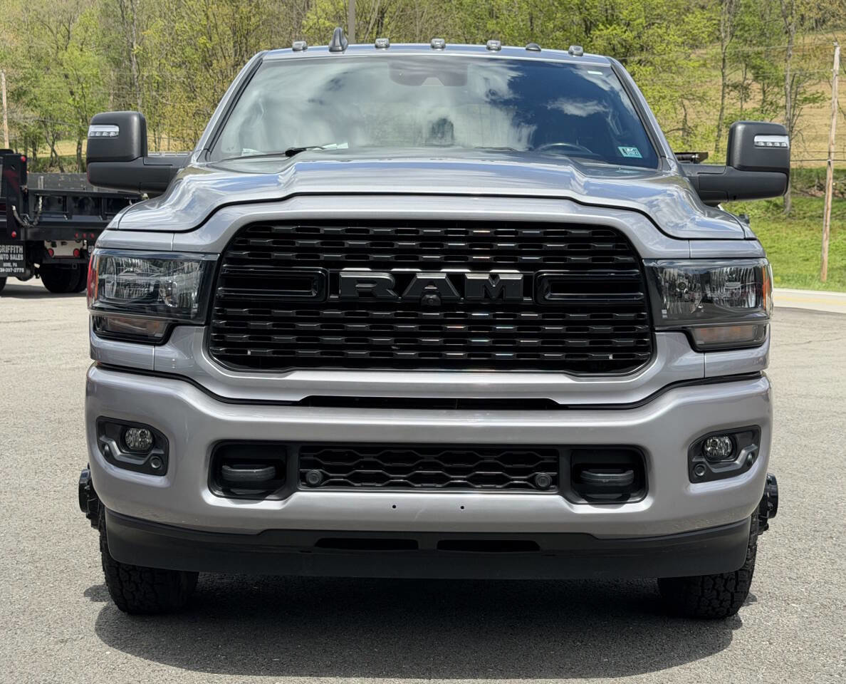 Used 2024 RAM 3500 Big Horn w/ Night Edition AWD/4WD image 3