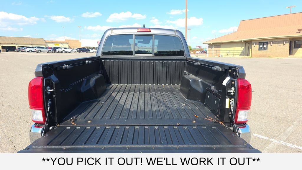 Used 2019 Toyota Tacoma SR AWD/4WD image 9