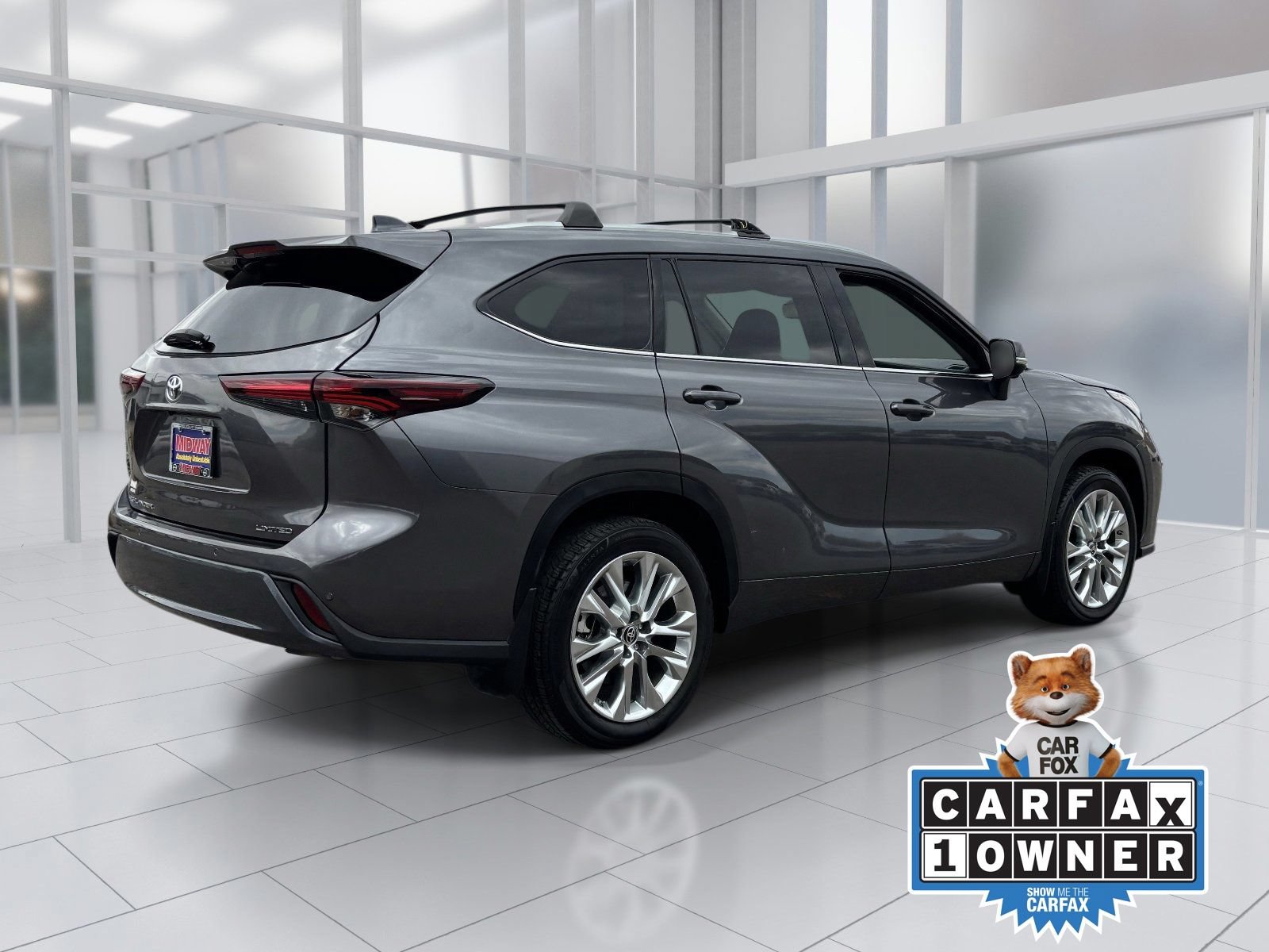Used 2024 Toyota Highlander Limited FWD image 6