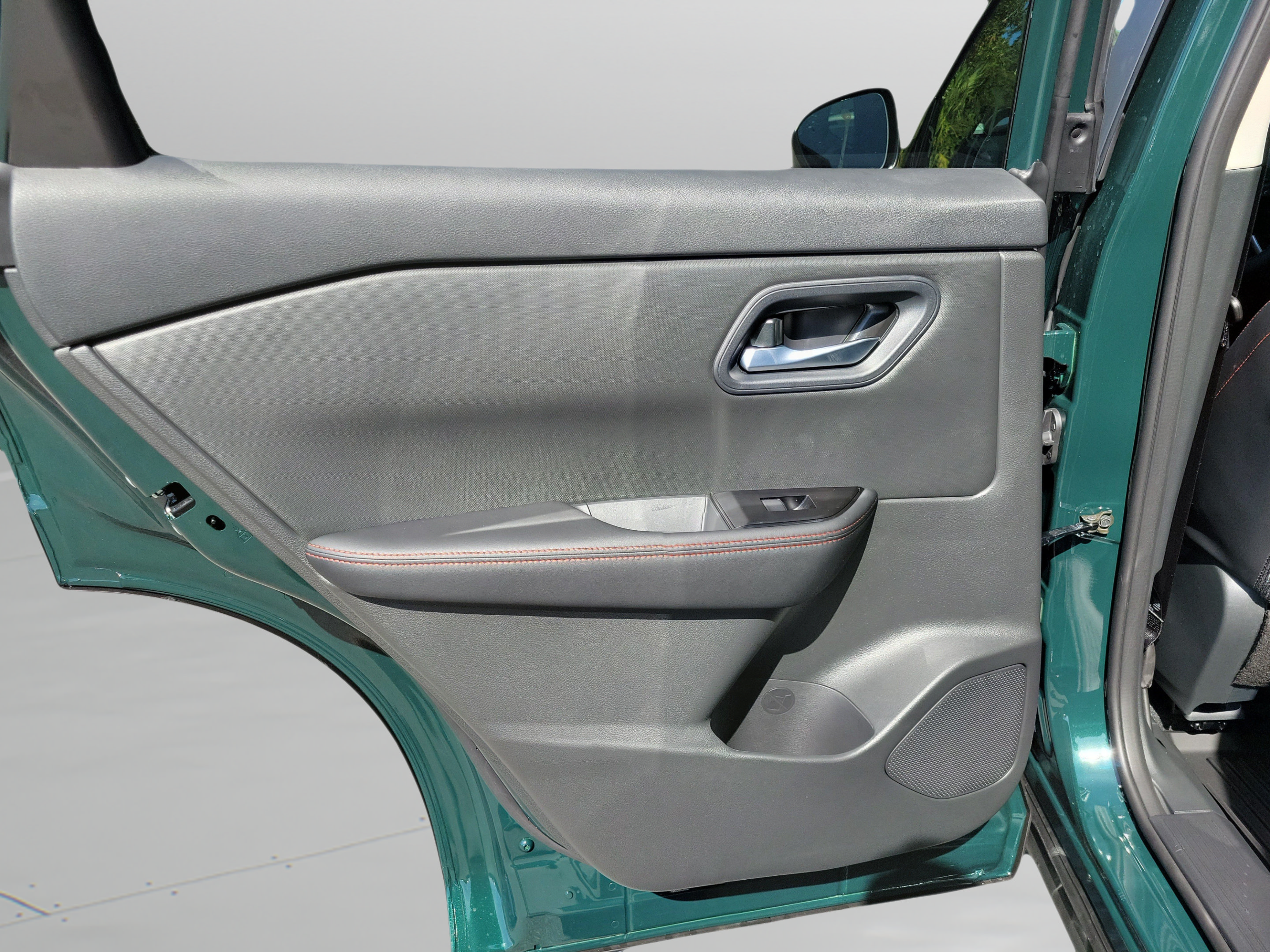New 2026 Nissan Rogue SV AWD/4WD image 10