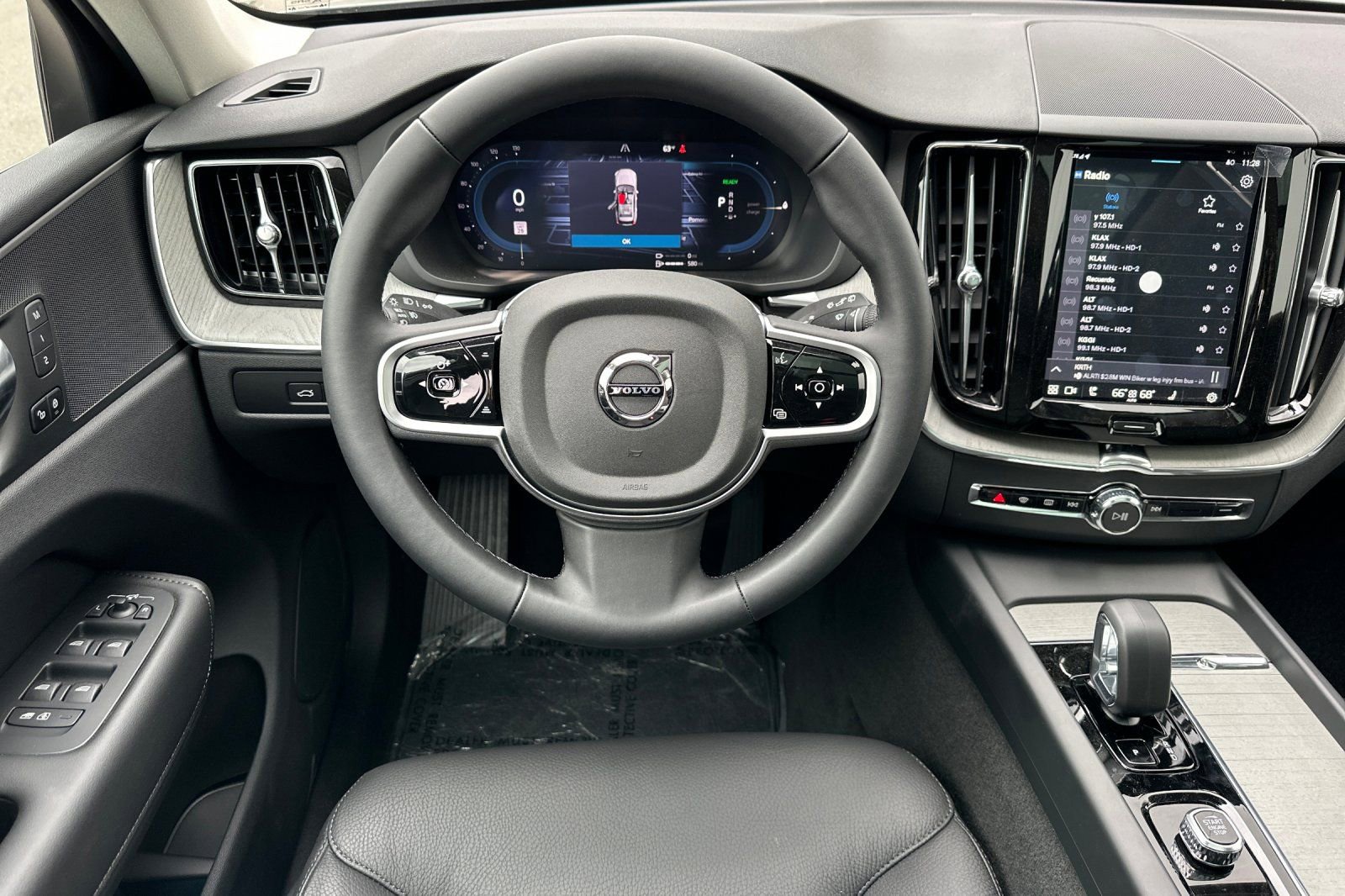 New 2025 Volvo XC60 T8 Plus w/ Protection Package Premier AWD/4WD image 15