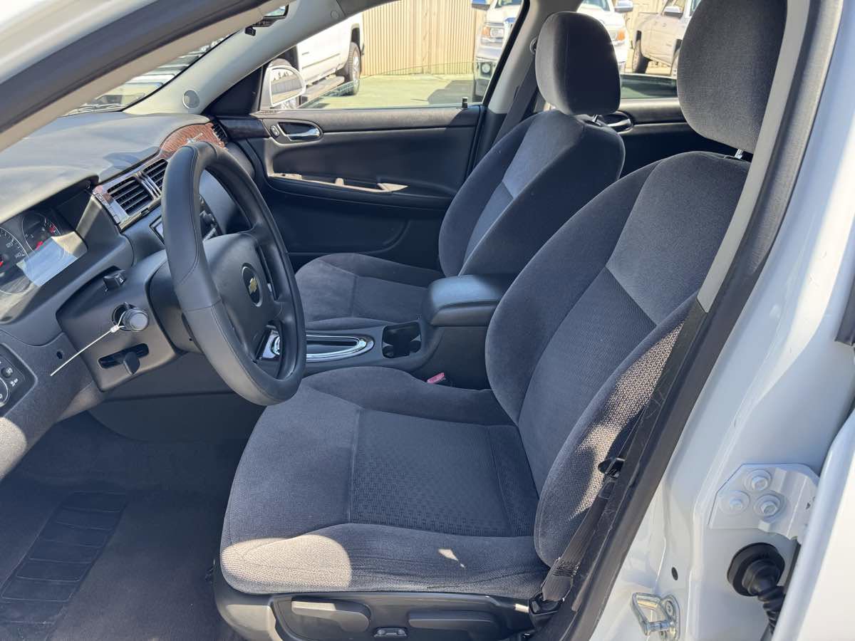 Used 2015 Chevrolet Impala LT image 19