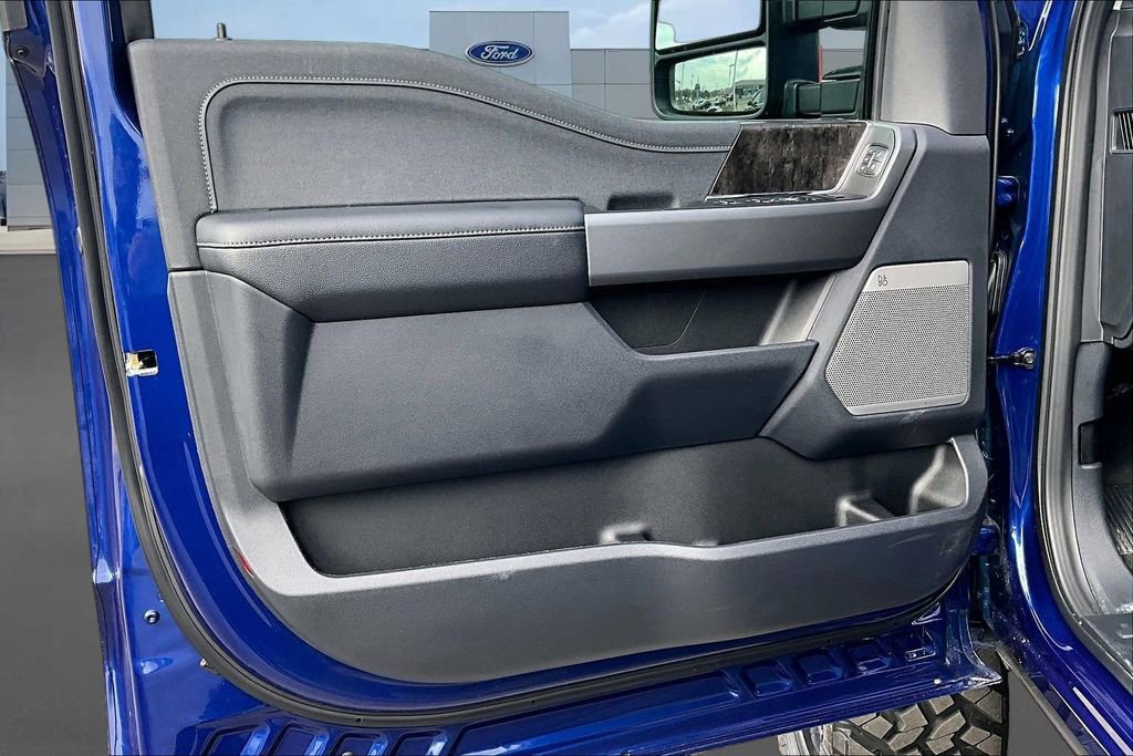 New 2026 Ford F250 Lariat w/ Black Appearance Package image 26