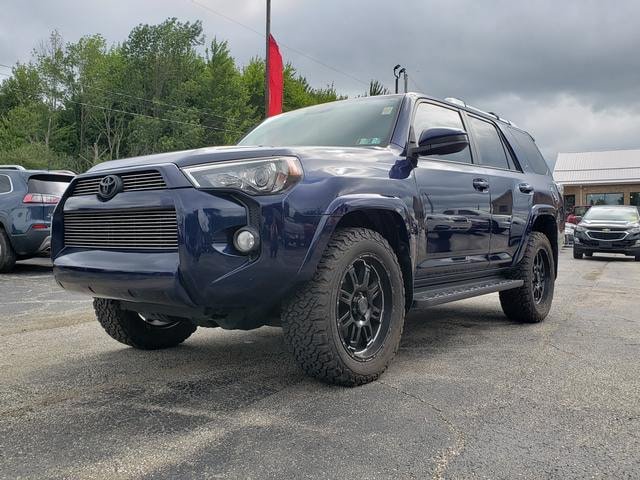 Used 2017 Toyota 4Runner SR5 AWD/4WD video 3