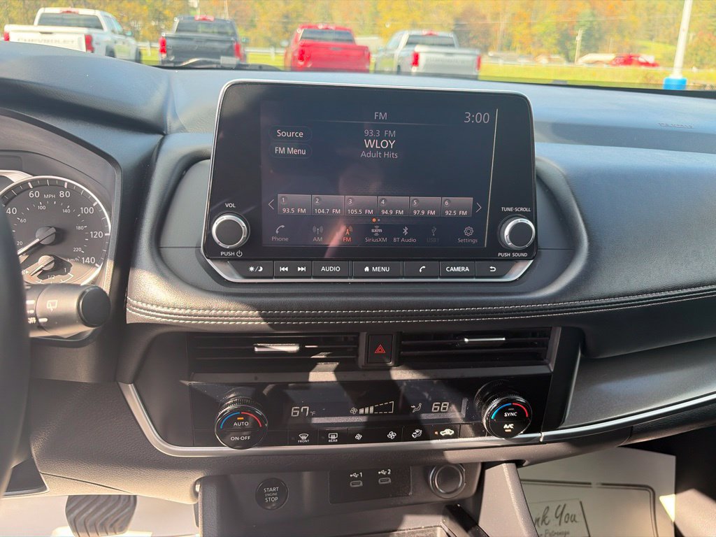 Used 2025 Nissan Rogue SV AWD/4WD image 23