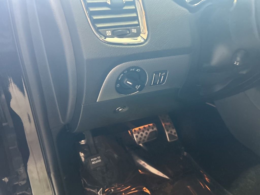 Used 2018 Dodge Durango SRT w/ Technology Group image 46