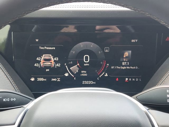 Used 2025 GMC Yukon AT4 AWD/4WD image 16