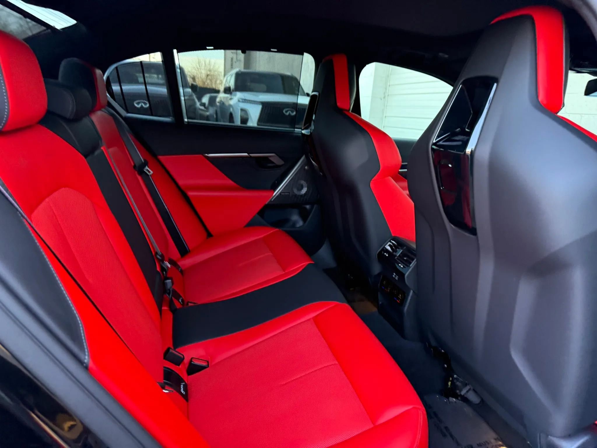 Used 2025 BMW M5 Sedan 4D w/ Executive Package image 85