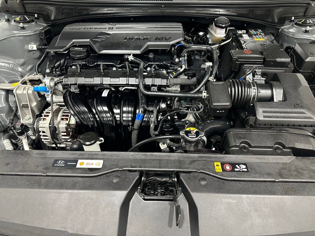 Used 2025 Hyundai Elantra SE image 61