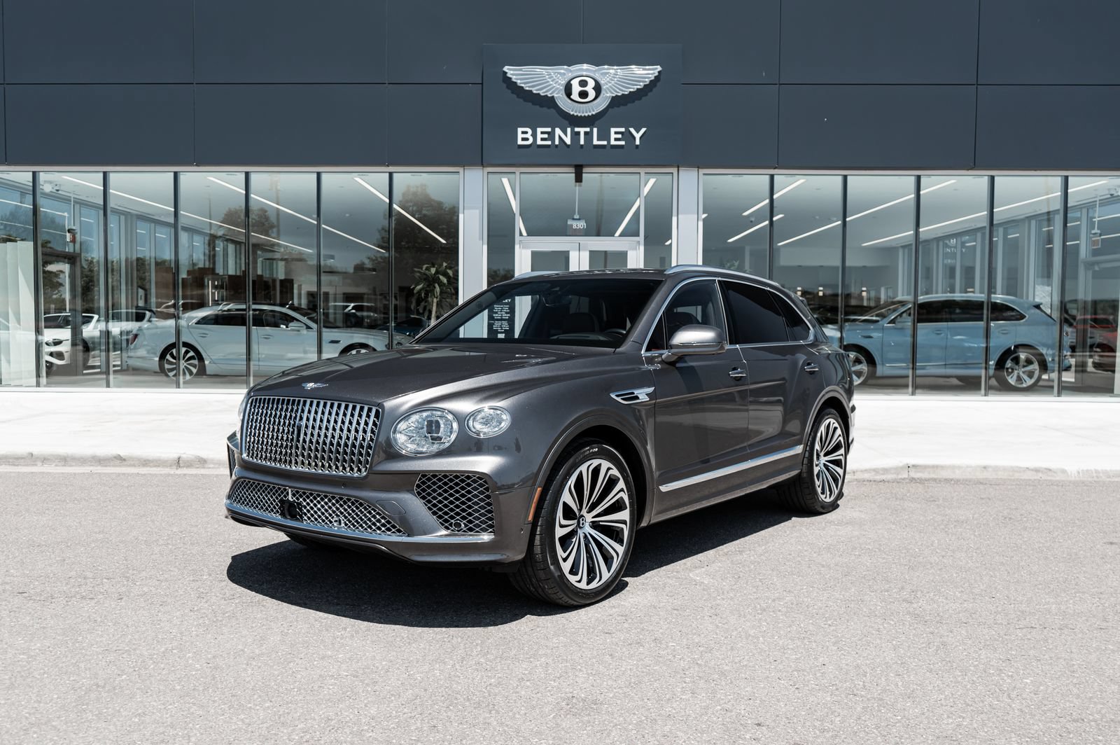 Certified 2024 Bentley Bentayga AWD/4WD image 1