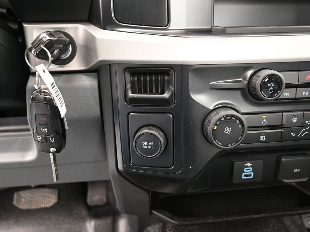 New 2025 Ford F550 2WD Regular Cab Super Duty image 17