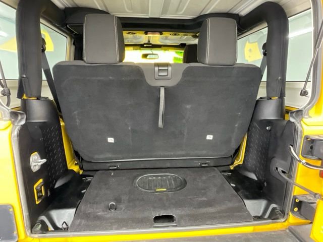 Used 2015 Jeep Wrangler Rubicon w/ Connectivity Group image 20