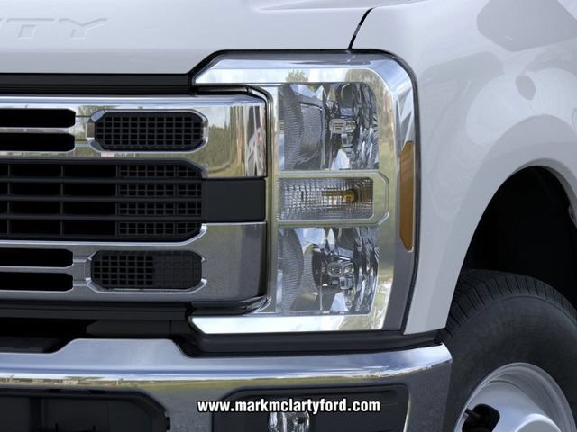 New 2026 Ford F350 XL w/ XL Chrome Package AWD/4WD image 18