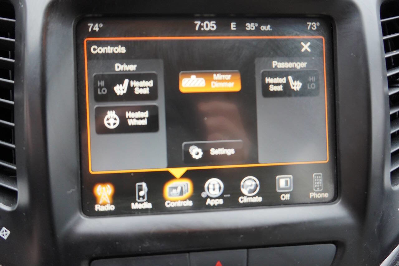 Used 2017 Jeep Cherokee Limited image 21