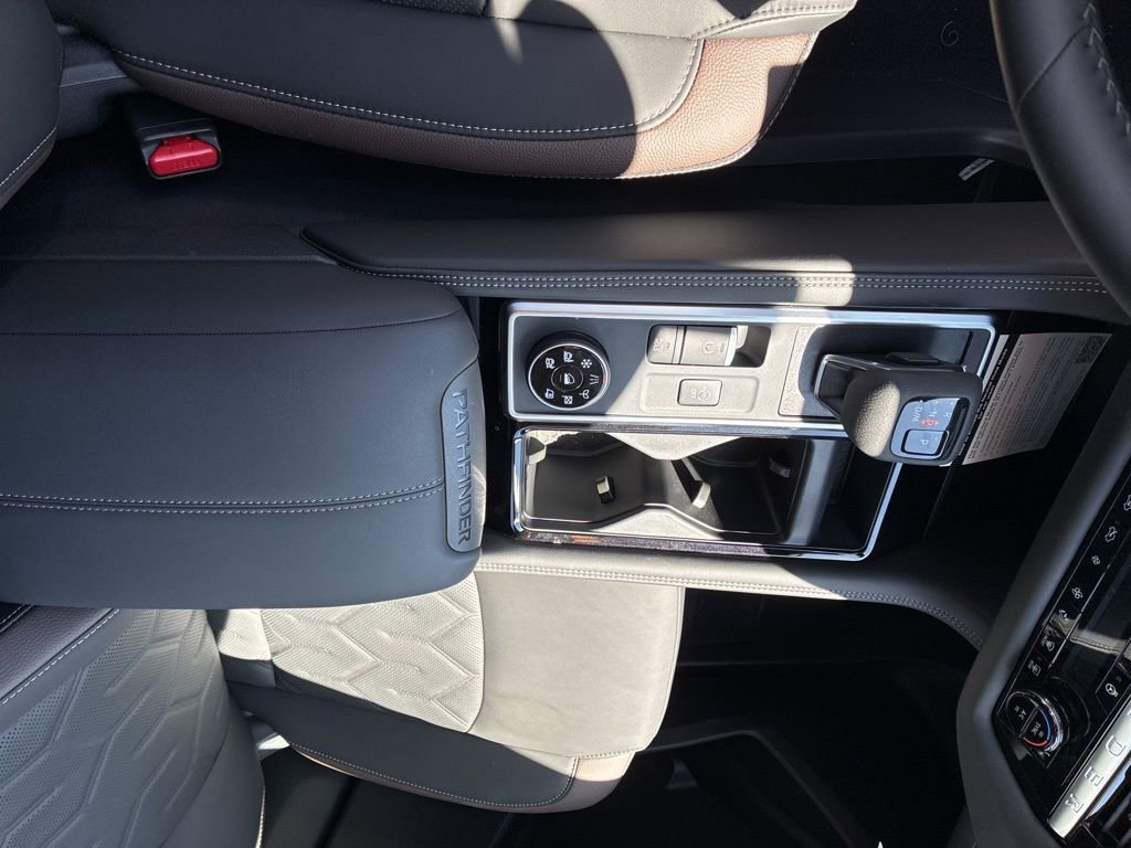 New 2026 Nissan Pathfinder Platinum AWD/4WD image 17