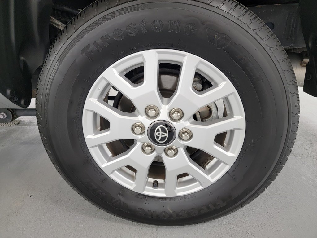 Certified 2024 Toyota Tacoma SR5 AWD/4WD image 10