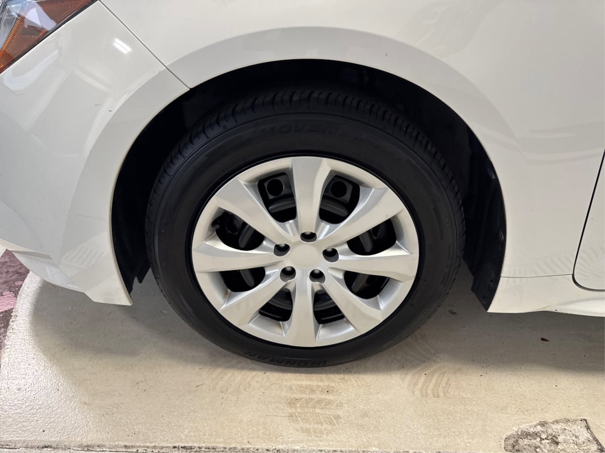 Used 2020 Toyota Corolla LE image 13