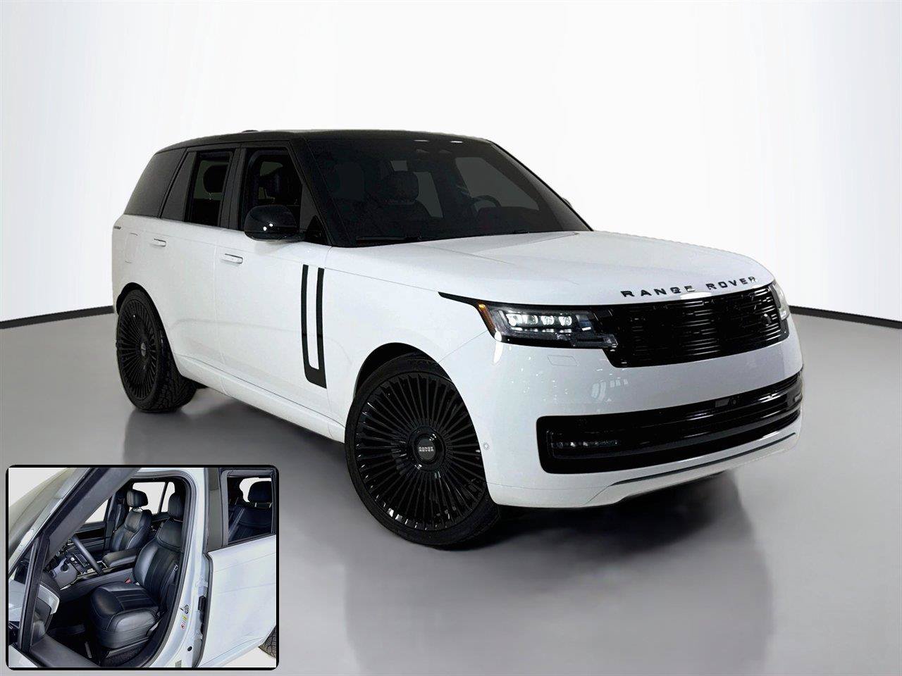 Used 2025 Land Rover Range Rover SE AWD/4WD image 2