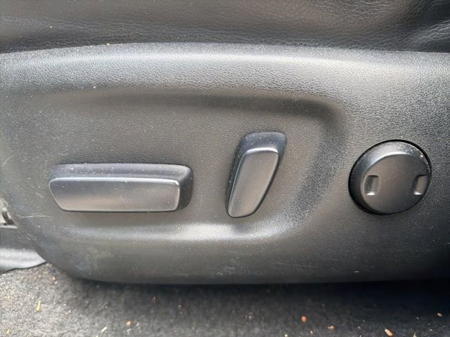 Used 2014 Toyota RAV4 Limited image 11