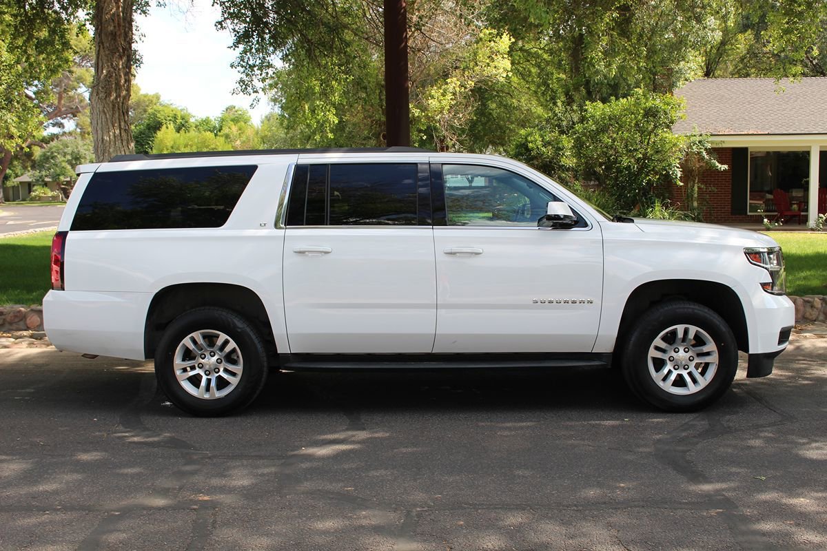 Used 2020 Chevrolet Suburban LT RWD image 3