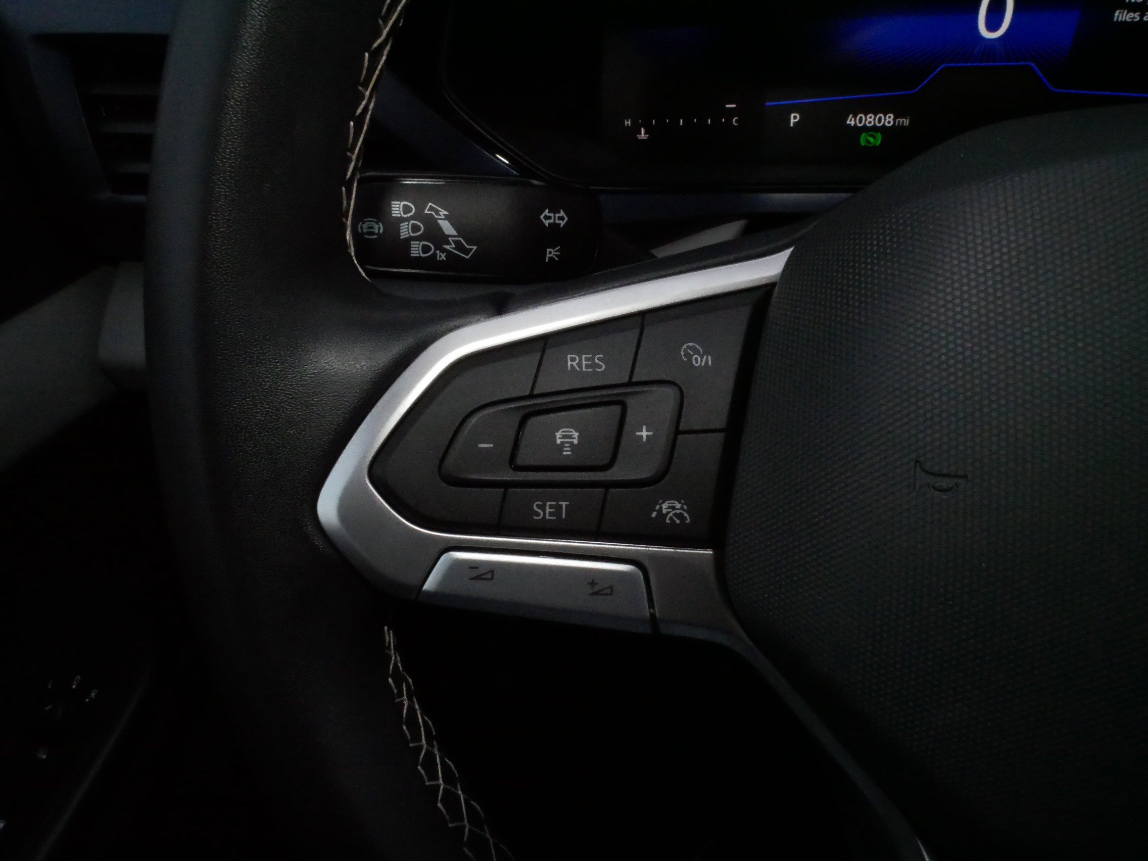 Certified 2023 Volkswagen Taos SE w/ Panoramic Sunroof Package image 26