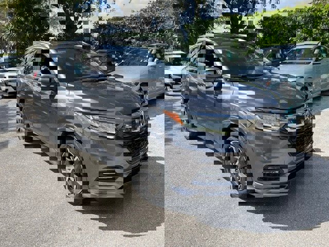 Used 2020 Honda HR-V Touring image 1