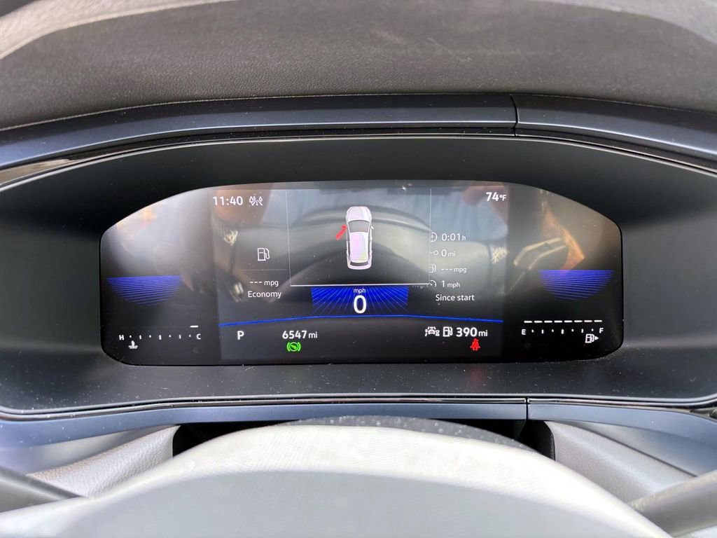 Used 2024 Volkswagen Taos SE image 16