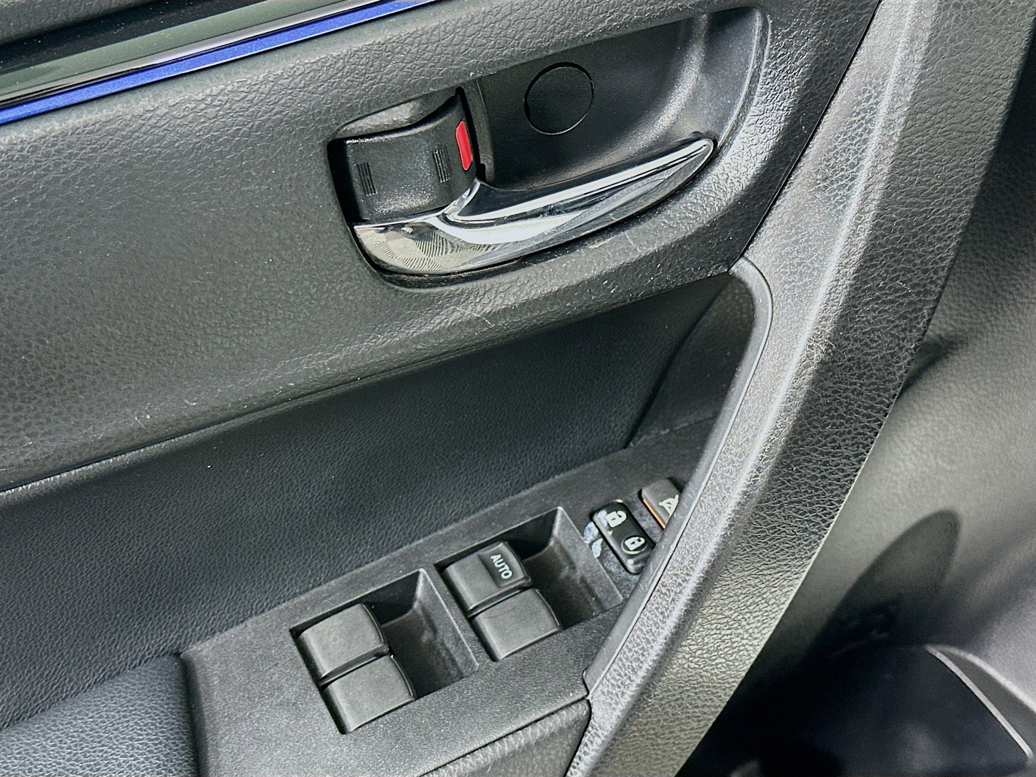 Used 2019 Toyota Corolla SE FWD image 15