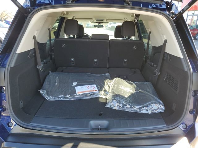 New 2026 Nissan Pathfinder SV image 12