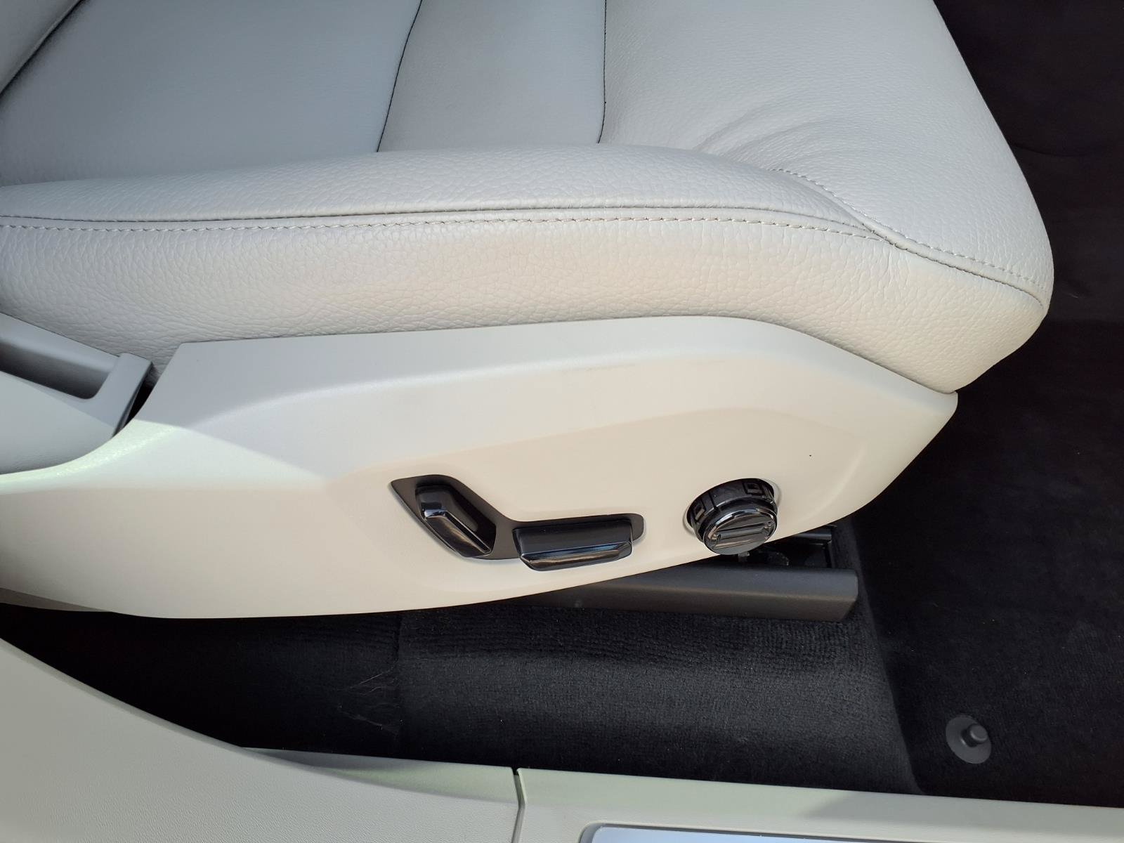 Certified 2023 Volvo XC90 B6 Plus AWD/4WD image 12