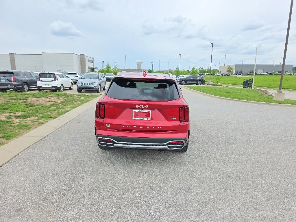 Used 2022 Kia Sorento EX FWD image 6