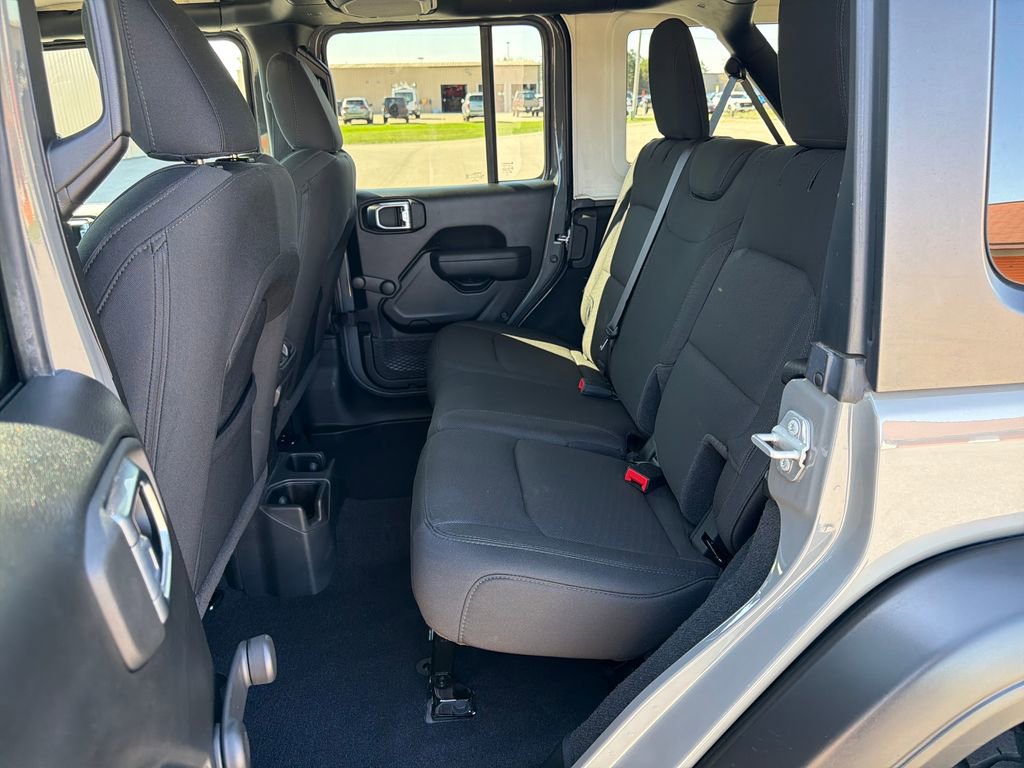 Used 2022 Jeep Wrangler Unlimited Sport AWD/4WD image 24