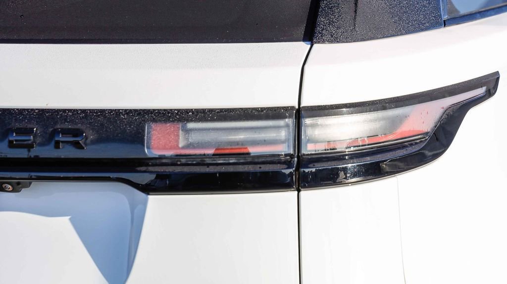 Used 2024 Land Rover Range Rover Velar Dynamic SE image 10