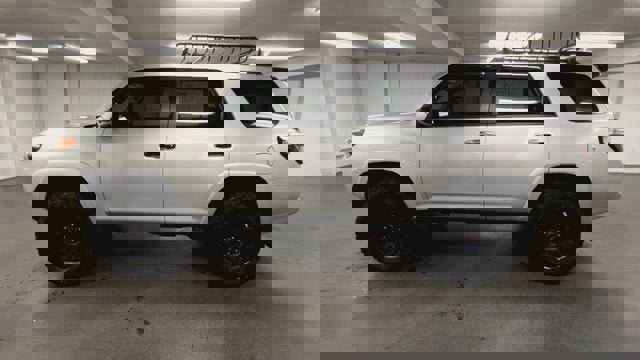 Used 2021 Toyota 4Runner Venture w/ Moonroof Package image 5