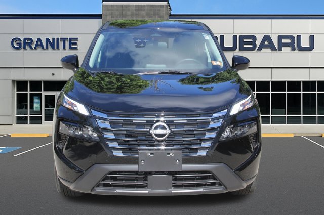 Used 2025 Nissan Rogue SV AWD/4WD image 4
