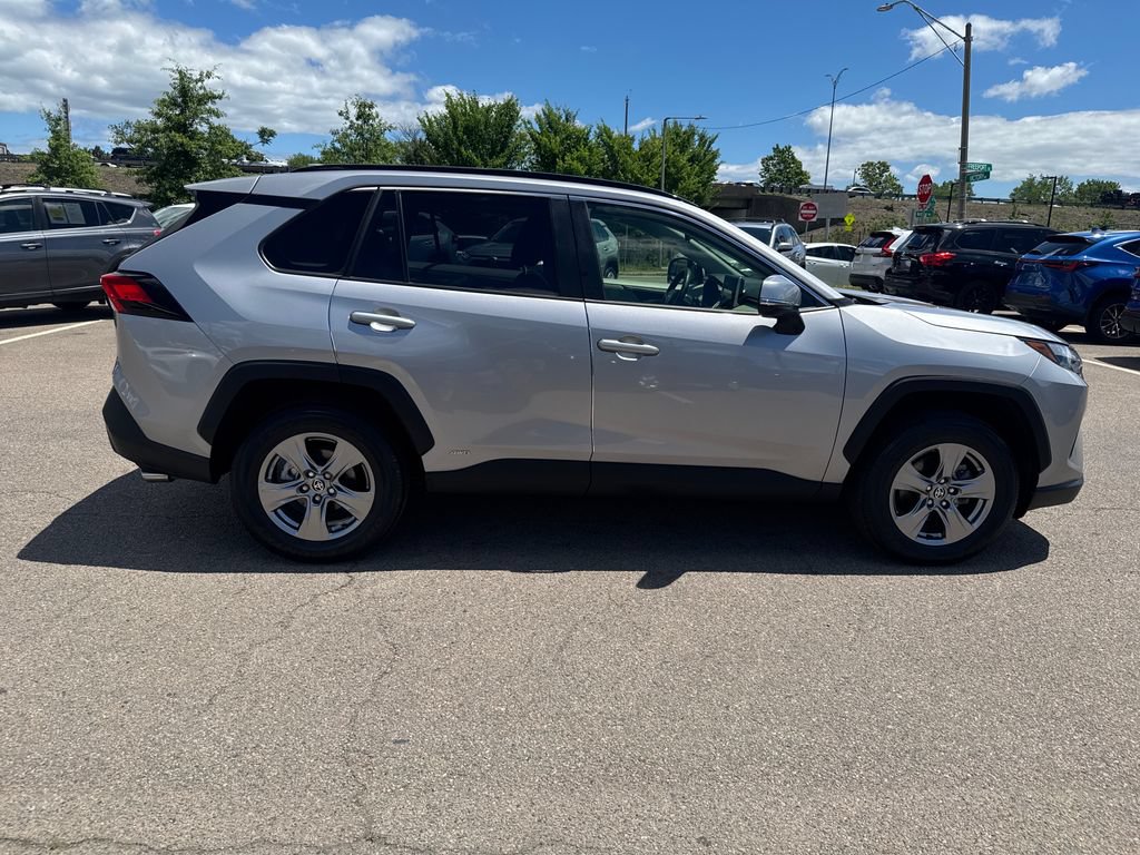 Used 2025 Toyota RAV4 XLE w/ Convenience Package AWD/4WD image 10