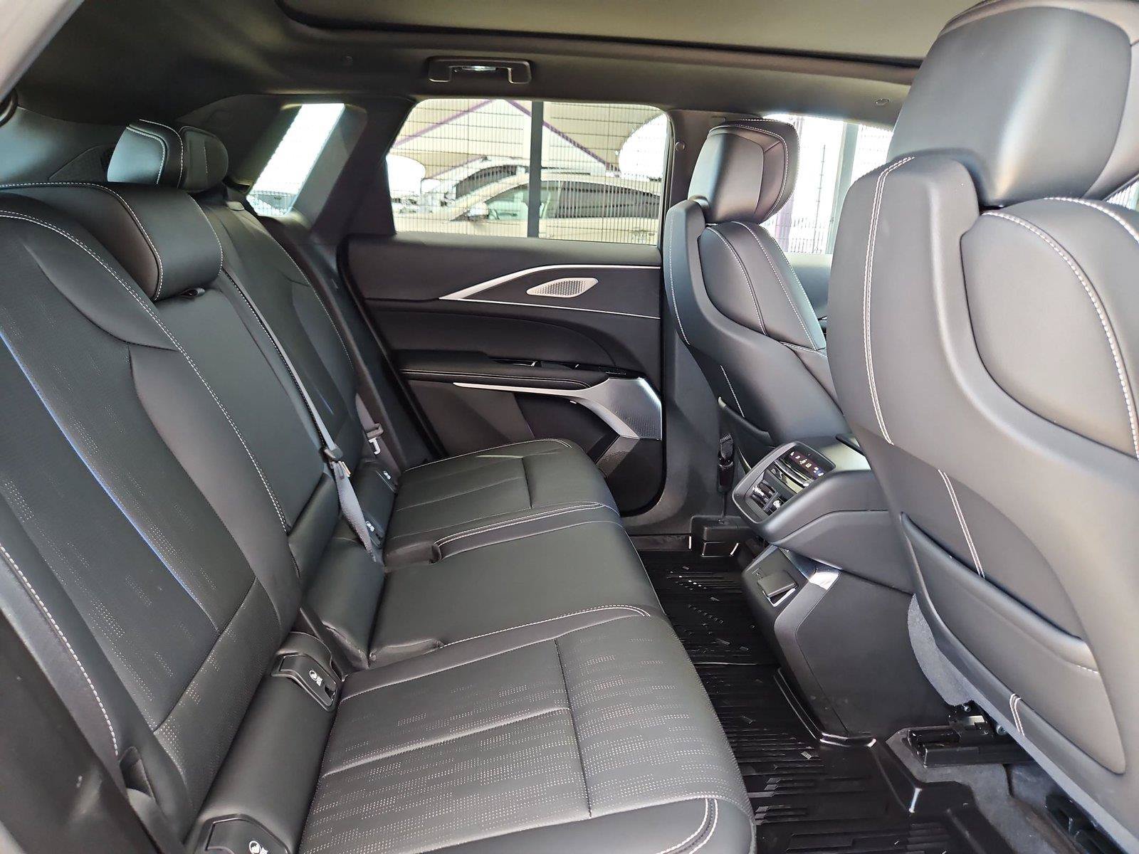 Certified 2025 Cadillac Lyriq Luxury w/ LPO, Floor Liner Package AWD/4WD image 30