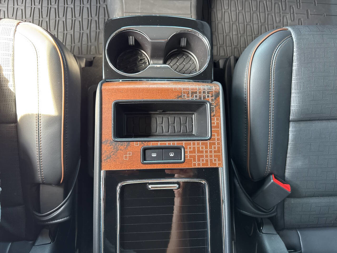 Used 2025 Lincoln Aviator Black Label w/ Jet Appearance Package AWD/4WD image 31