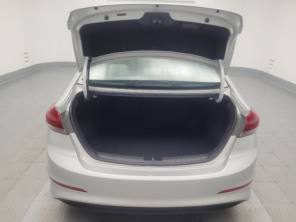 Used 2017 Hyundai Elantra Limited image 29