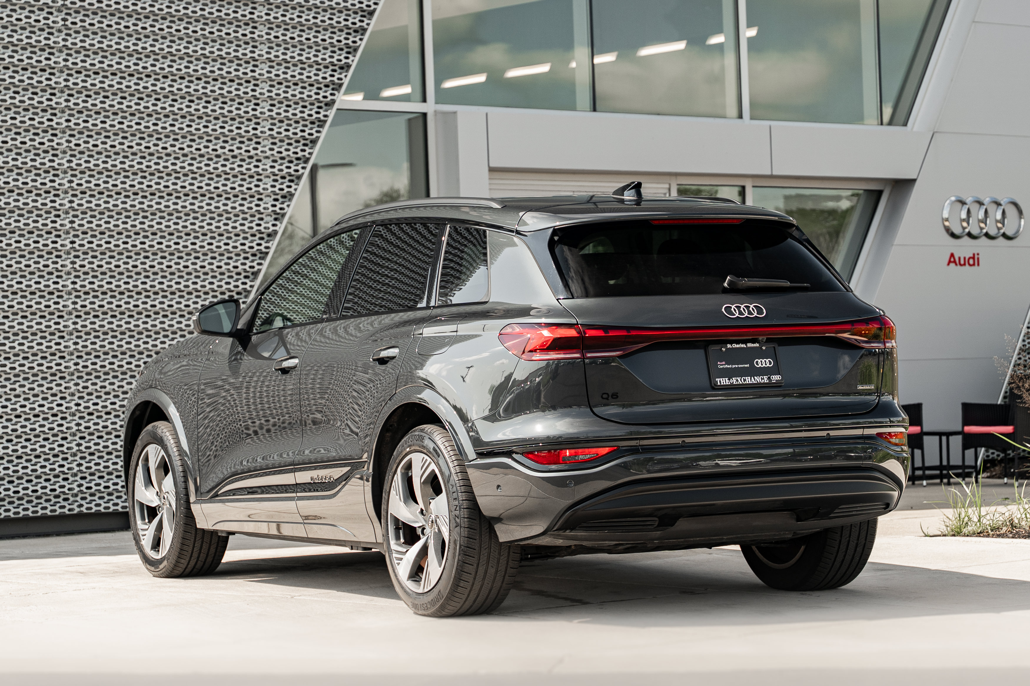 Certified 2025 Audi Q6 e-tron Premium Plus w/ Premium Plus AWD/4WD image 5