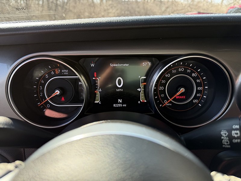 Used 2019 Jeep Wrangler Unlimited Sahara w/ LED Lighting Group AWD/4WD image 17