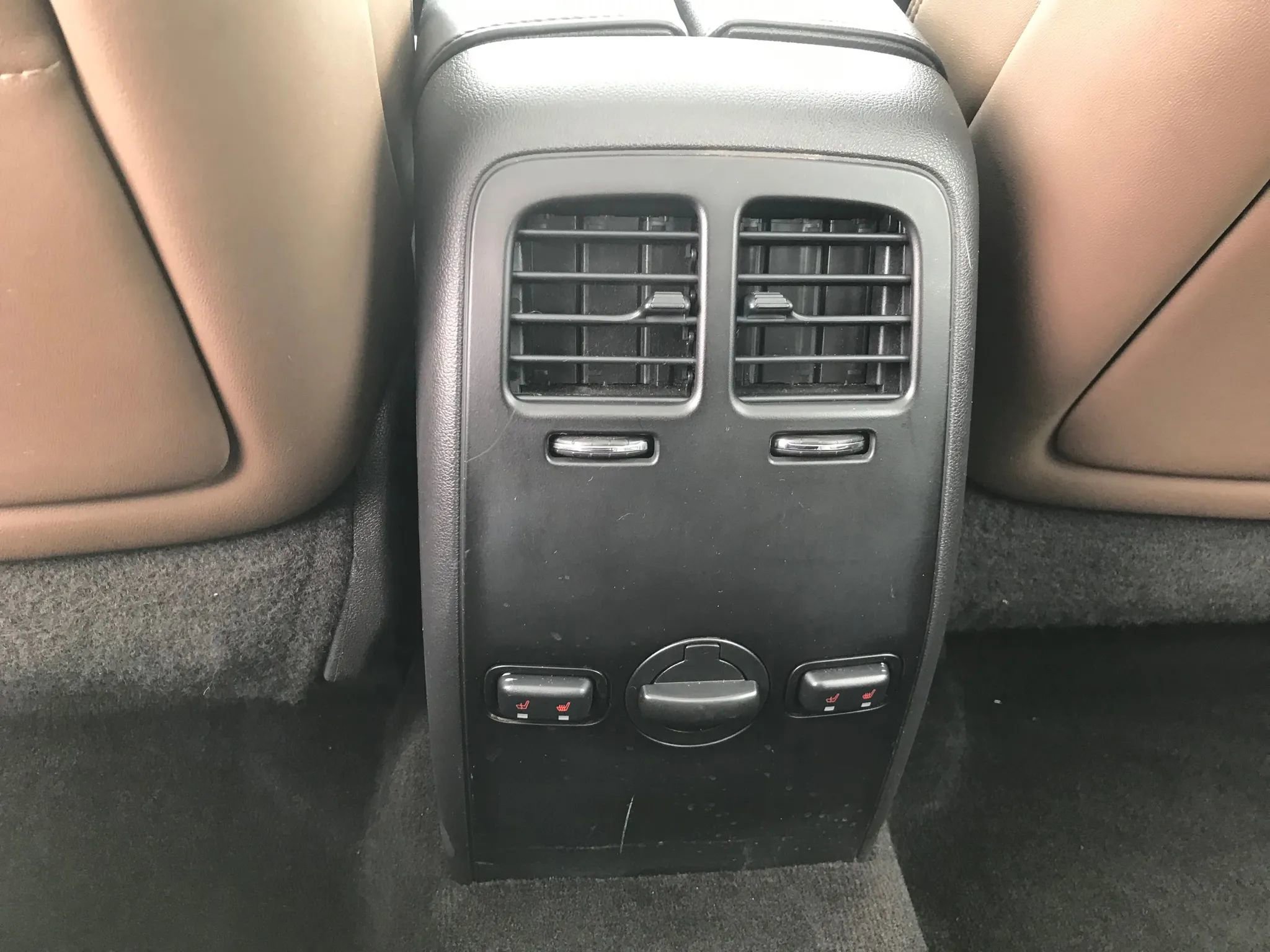 Used 2014 Lincoln MKS Sedan 4D w/ Equipment Group 101A image 37