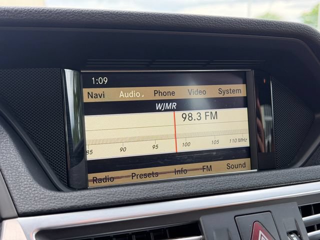 Used 2010 Mercedes-Benz E 350 4MATIC Sedan image 32