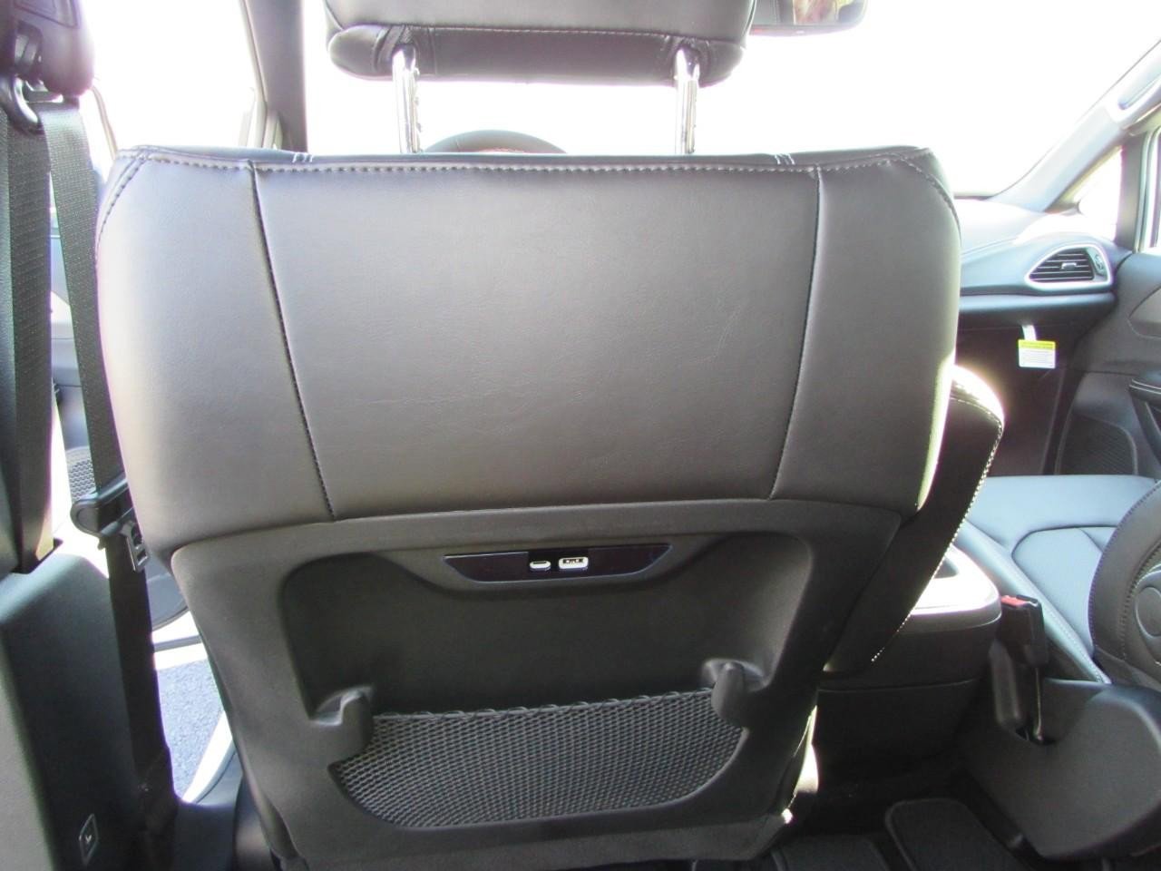 New 2026 Chrysler Pacifica Select image 26