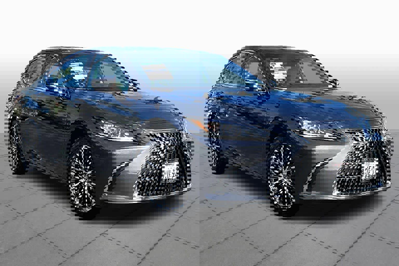 Certified 2025 Lexus ES 300h w/ Premium Package image 2