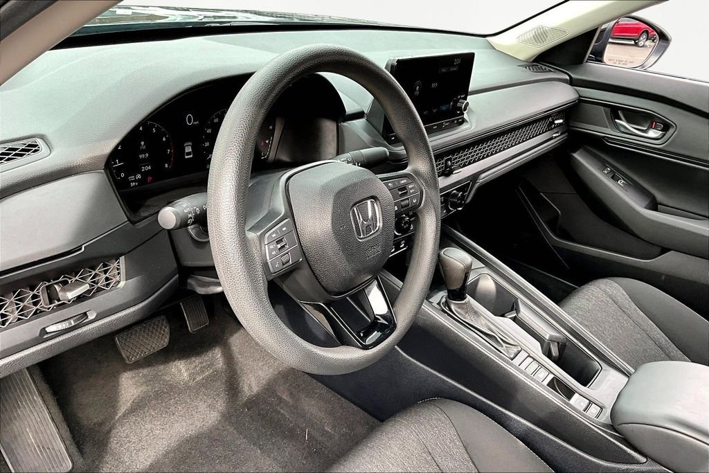 Used 2025 Honda Accord SE image 14