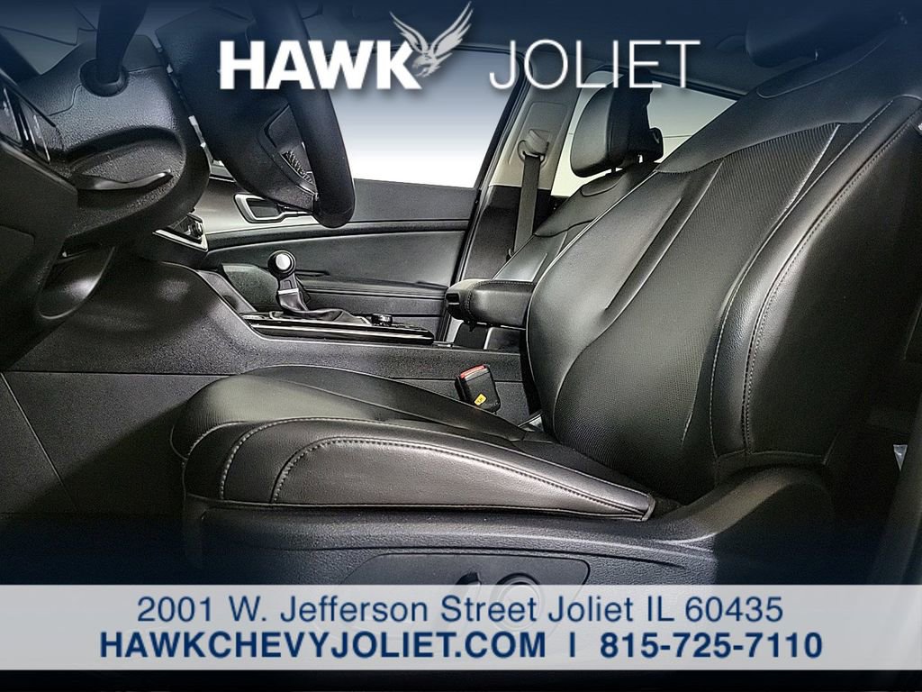 Used 2025 Kia Sportage EX image 11