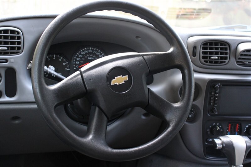 Used 2005 Chevrolet TrailBlazer LS w/ LS Preferred Equipment Group AWD/4WD image 16