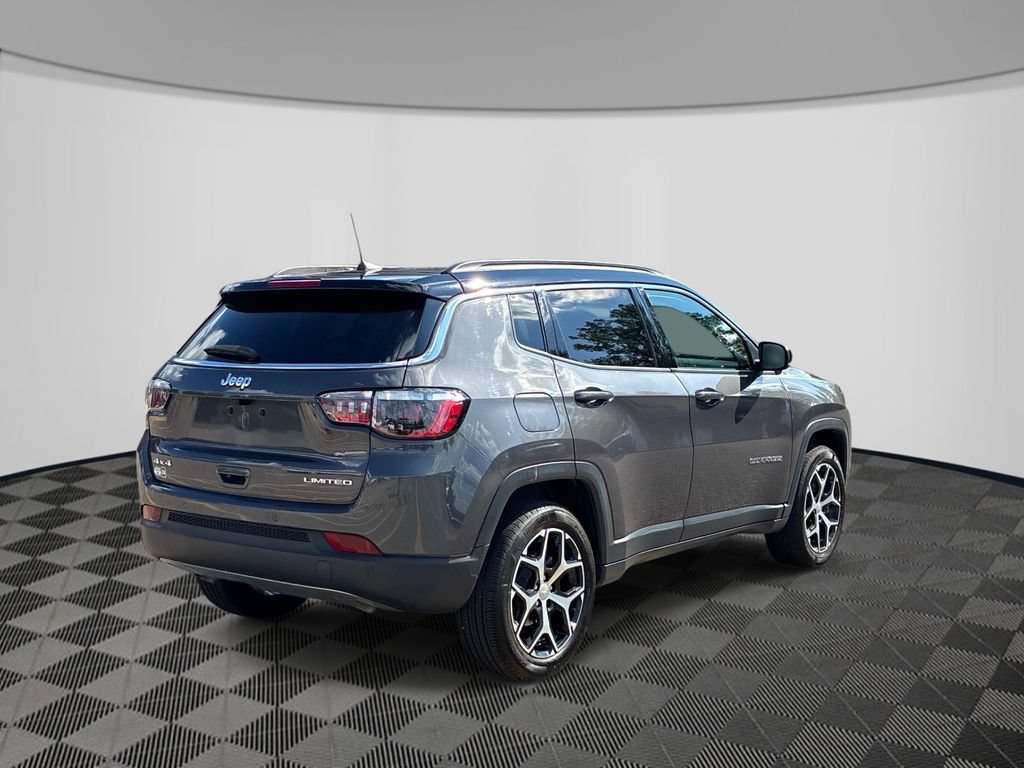 Used 2024 Jeep Compass Limited w/ Sun and Sound Group AWD/4WD image 8