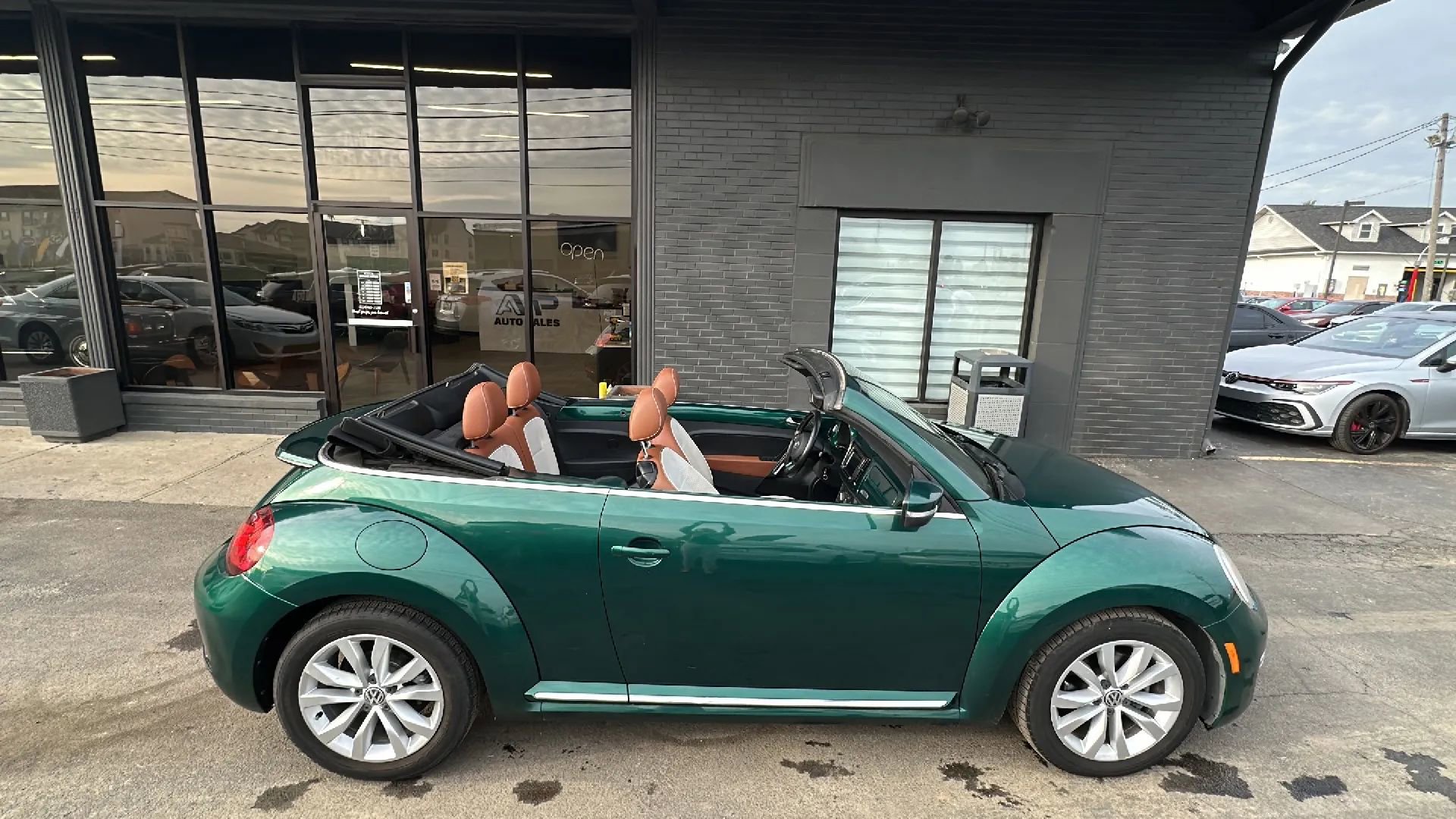 Used 2017 Volkswagen Beetle 1.8T Classic image 22